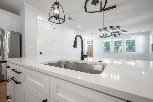 802 E WILDER AVENUE, Tampa, FL 33603