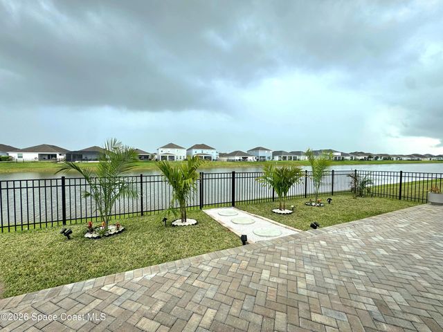 2412 Carrick Street NW, Palm Bay, FL 32907