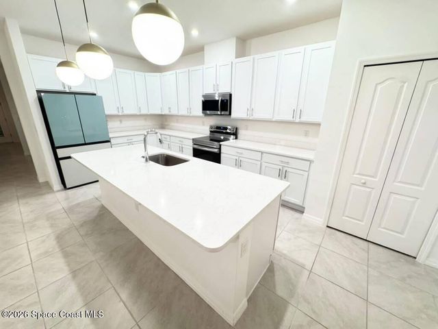 2412 Carrick Street NW, Palm Bay, FL 32907