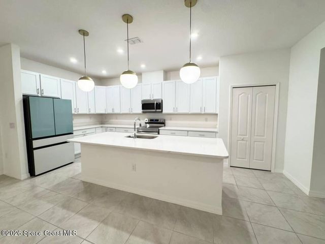 2412 Carrick Street NW, Palm Bay, FL 32907