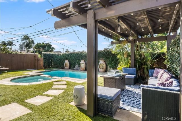 735 Ultimo, Long Beach, CA 90804