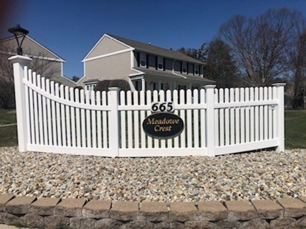 665 Center St 601, Ludlow, MA 01056