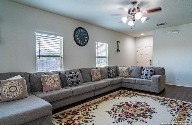 8002 Glasgow, San Antonio, TX 78223