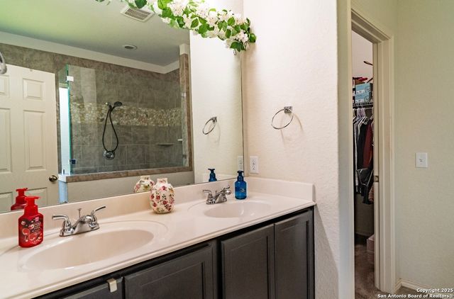 8002 Glasgow, San Antonio, TX 78223