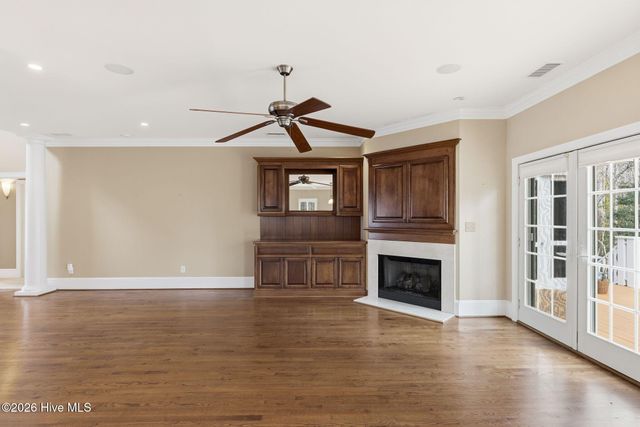 307 Jarret Bay Court SE, Bolivia, NC 28422