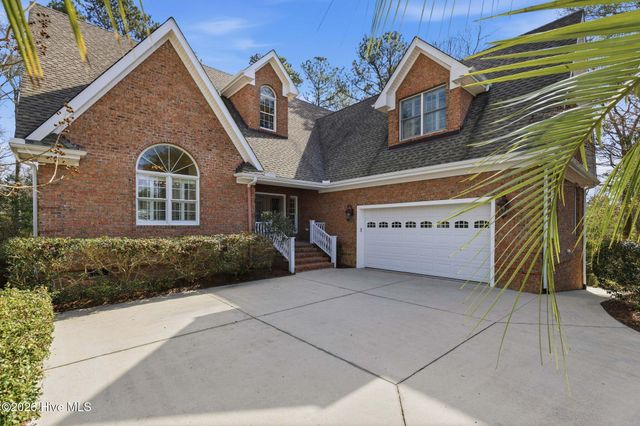 307 Jarret Bay Court SE, Bolivia, NC 28422