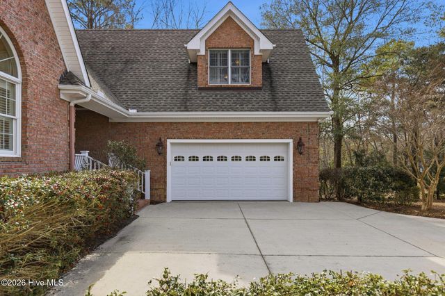 307 Jarret Bay Court SE, Bolivia, NC 28422