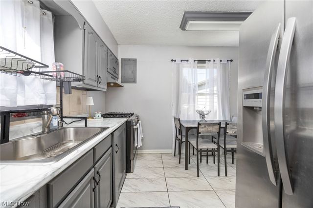 15806 Eleanore Drive, Cleveland, OH 44135