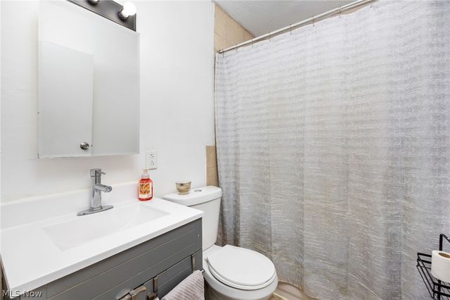 15806 Eleanore Drive, Cleveland, OH 44135