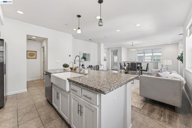 3986 Pino Grande Rd, Dublin, CA 94568