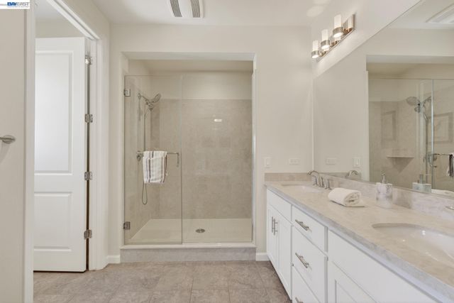 3986 Pino Grande Rd, Dublin, CA 94568