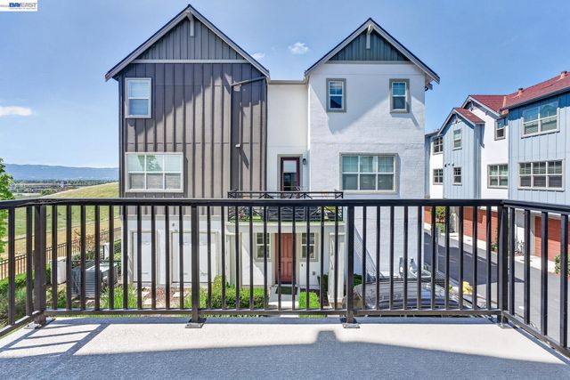 3986 Pino Grande Rd, Dublin, CA 94568