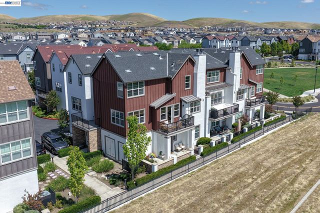 3986 Pino Grande Rd, Dublin, CA 94568