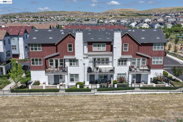 3986 Pino Grande Rd, Dublin, CA 94568