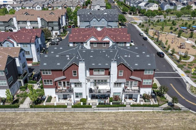 3986 Pino Grande Rd, Dublin, CA 94568