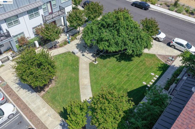 3986 Pino Grande Rd, Dublin, CA 94568