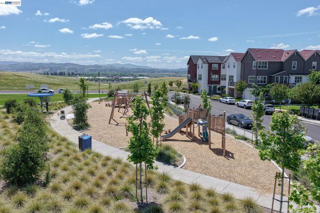 3986 Pino Grande Rd, Dublin, CA 94568
