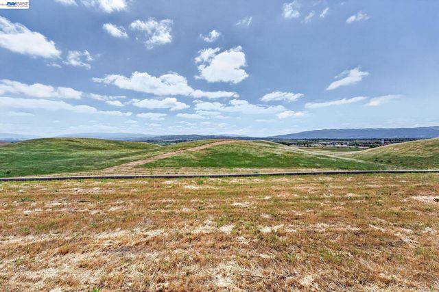 3986 Pino Grande Rd, Dublin, CA 94568