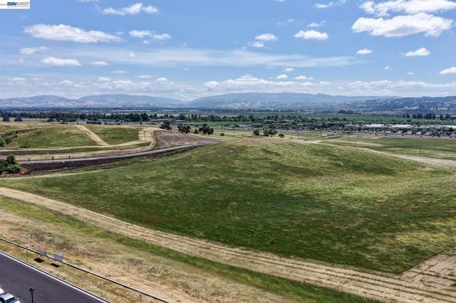 3986 Pino Grande Rd, Dublin, CA 94568
