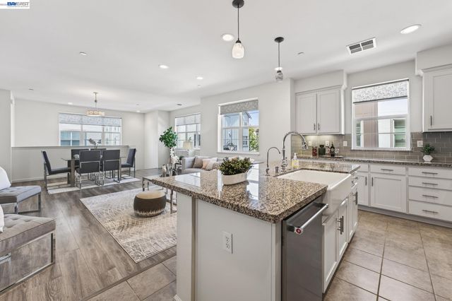 3986 Pino Grande Rd, Dublin, CA 94568