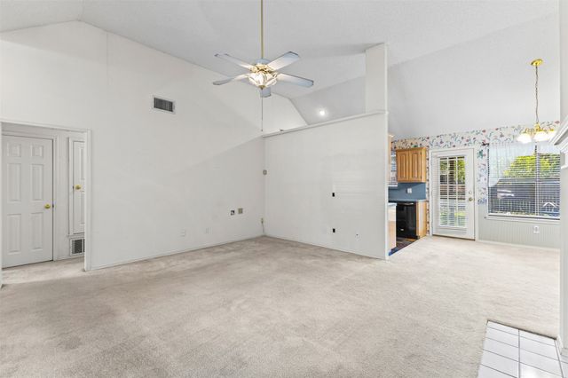 664 Parkridge Boulevard, Burleson, TX 76028