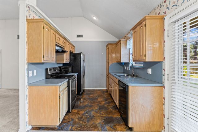 664 Parkridge Boulevard, Burleson, TX 76028