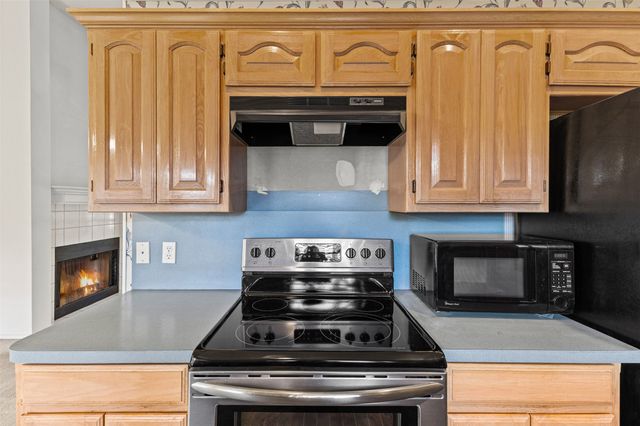 664 Parkridge Boulevard, Burleson, TX 76028