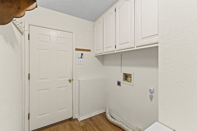 664 Parkridge Boulevard, Burleson, TX 76028