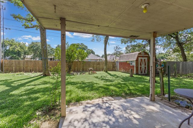 664 Parkridge Boulevard, Burleson, TX 76028