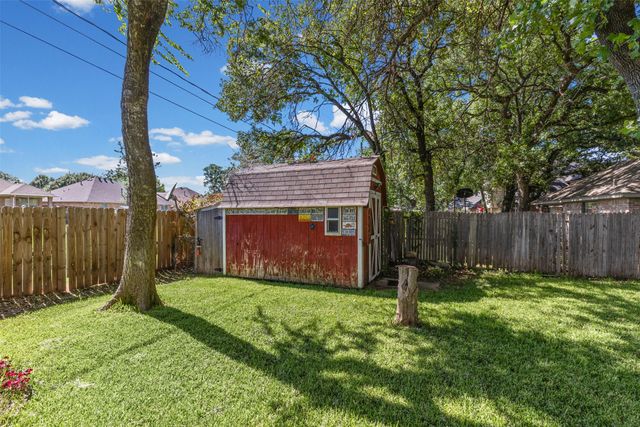 664 Parkridge Boulevard, Burleson, TX 76028
