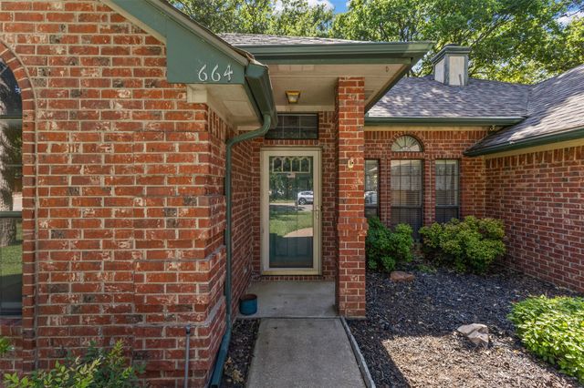 664 Parkridge Boulevard, Burleson, TX 76028