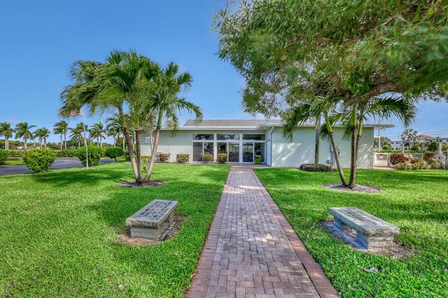 245 Main Boulevard B, Boynton Beach, FL 33435