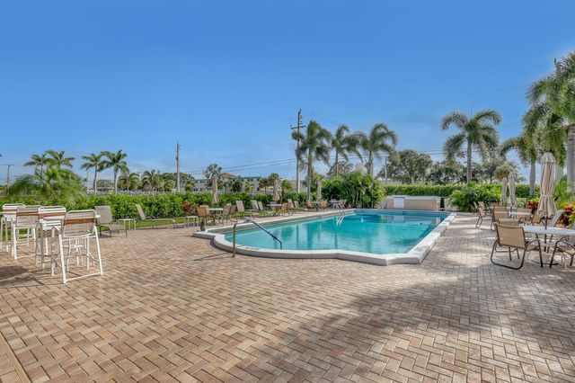 245 Main Boulevard B, Boynton Beach, FL 33435