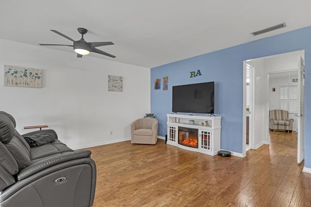 245 Main Boulevard B, Boynton Beach, FL 33435
