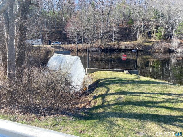 604 Whetstone Mills 604, Killingly, CT 06241