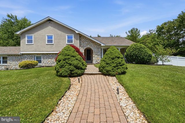 1002 TANNERIE RUN RD, Ambler, PA 19002