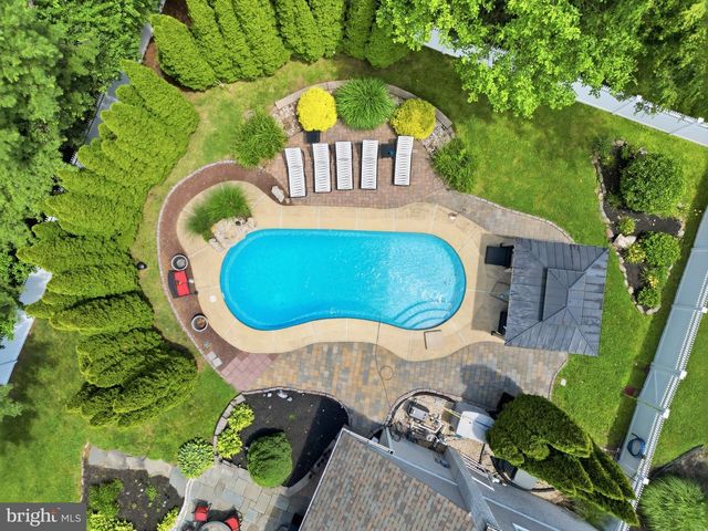 1002 TANNERIE RUN RD, Ambler, PA 19002