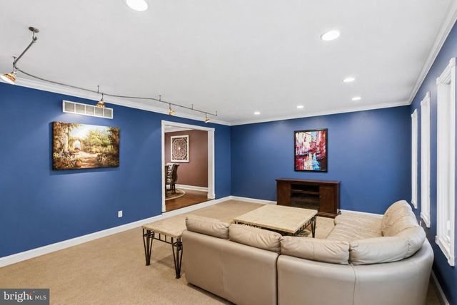 1002 TANNERIE RUN RD, Ambler, PA 19002