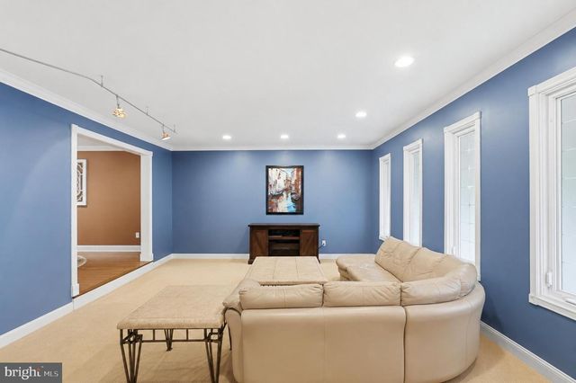 1002 TANNERIE RUN RD, Ambler, PA 19002