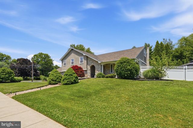 1002 TANNERIE RUN RD, Ambler, PA 19002