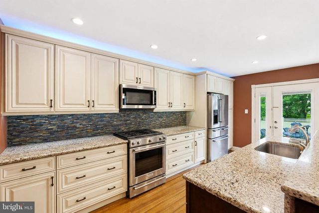 1002 TANNERIE RUN RD, Ambler, PA 19002