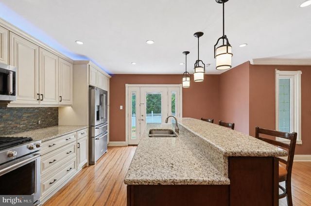 1002 TANNERIE RUN RD, Ambler, PA 19002