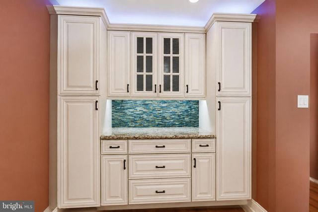 1002 TANNERIE RUN RD, Ambler, PA 19002
