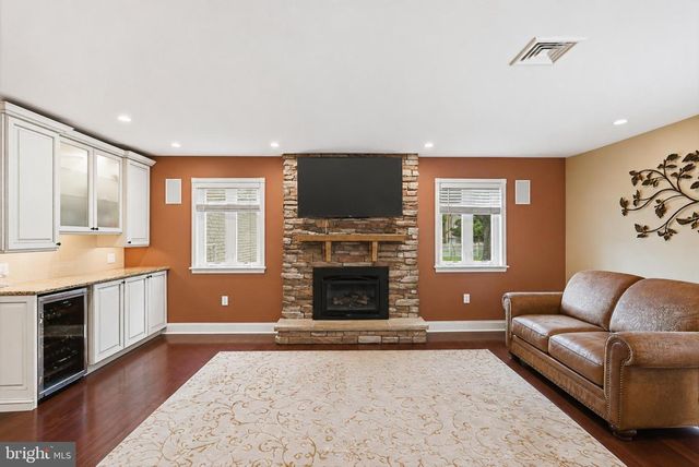 1002 TANNERIE RUN RD, Ambler, PA 19002
