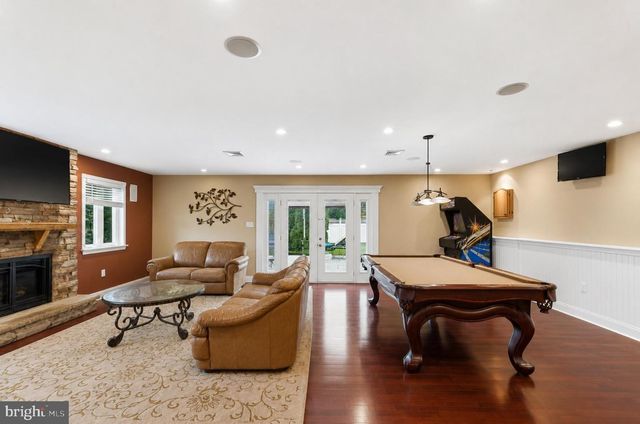 1002 TANNERIE RUN RD, Ambler, PA 19002