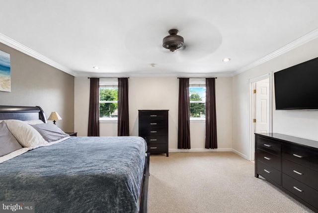 1002 TANNERIE RUN RD, Ambler, PA 19002