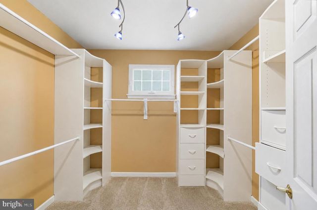 1002 TANNERIE RUN RD, Ambler, PA 19002