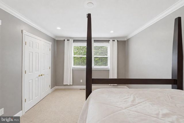 1002 TANNERIE RUN RD, Ambler, PA 19002