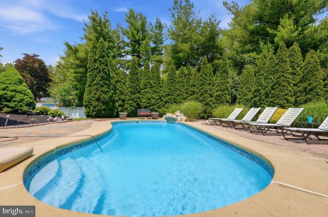 1002 TANNERIE RUN RD, Ambler, PA 19002