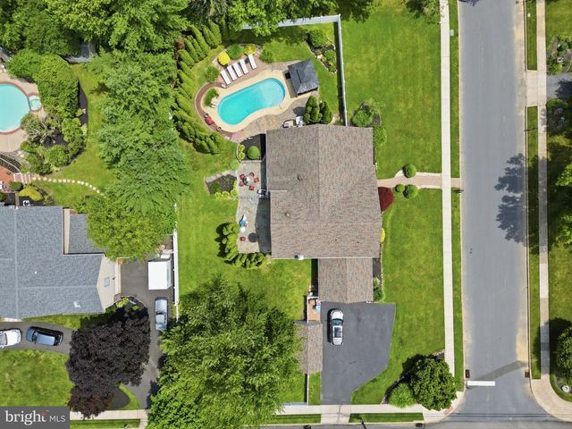 1002 TANNERIE RUN RD, Ambler, PA 19002